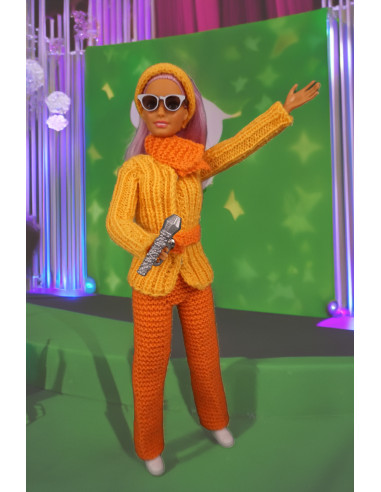Model Livia: Jas met Riem, Broek, Sjaal en Hoofdband